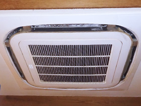 有限会社リーサ明治神宮前店